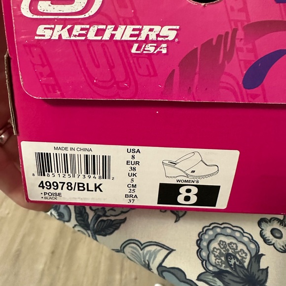 Black Sketchers comfy warm clogs. - Picture 4 of 4